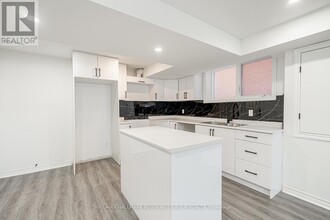 53 Ennerdale St in Barrie, ON - Building Photo - Building Photo