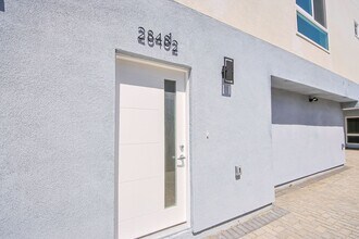 2848 Virginia Rd-Unit -2848.5 in Los Angeles, CA - Building Photo - Building Photo