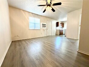 102 NW K St in Bentonville, AR - Building Photo - Building Photo