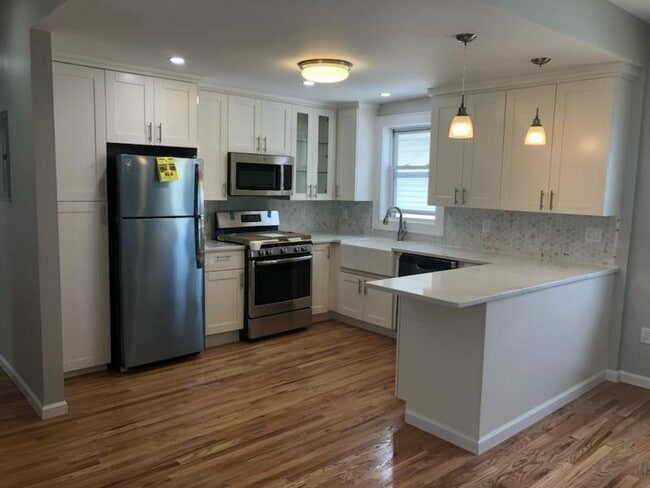 511 Laurelton Blvd in Long Beach, NY - Building Photo - Building Photo