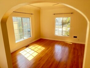 1602 S Sierra Bonita Ave in Los Angeles, CA - Building Photo - Building Photo
