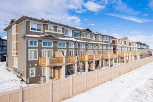 508 Sage Hill Grov NW in Calgary, AB - Building Photo