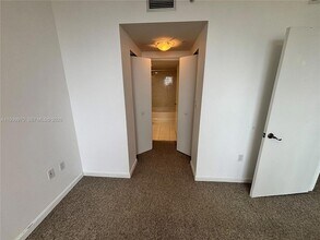 2775 NE 187th St, Unit 403 in Aventura, FL - Foto de edificio - Building Photo