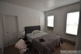 26 Haskell St, Unit 2 in Boston, MA - Foto de edificio - Building Photo