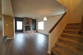 282 Cobblestone Dr in Colorado Springs, CO - Foto de edificio - Building Photo