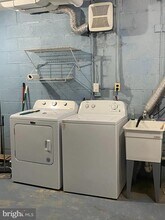 8326 Glastonbury Ct in Annandale, VA - Building Photo - Building Photo