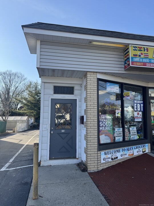 418 Main St in East Haven, CT - Building Photo