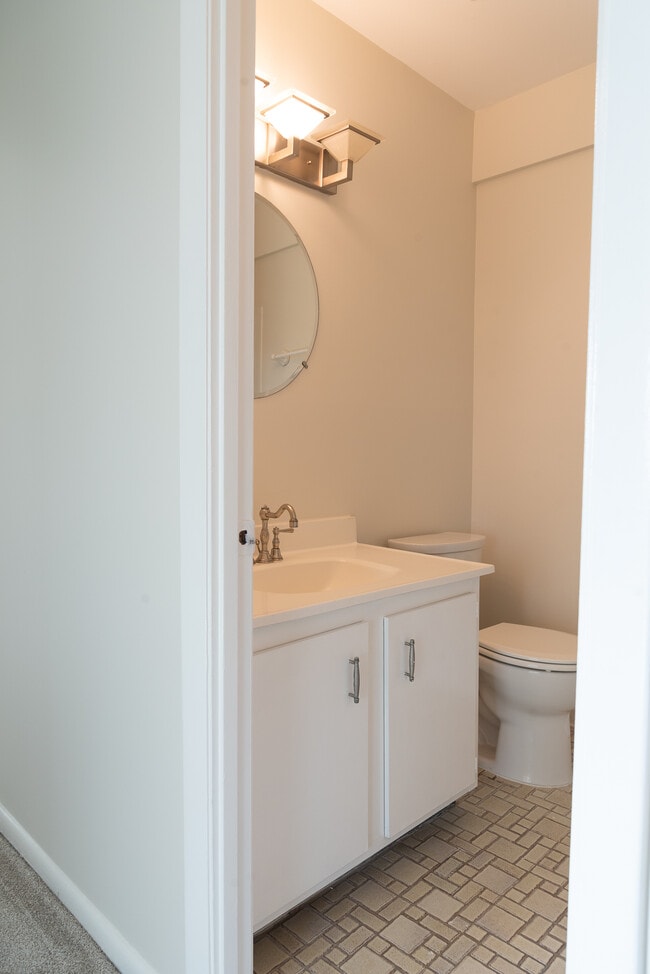 6280 Edsall Rd in Alexandria, VA - Building Photo - Building Photo