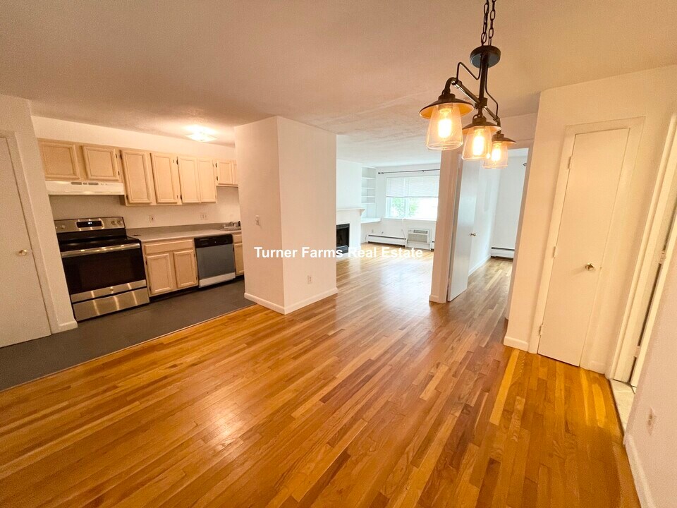 44 Evergreen St, Unit 23 in Boston, MA - Foto de edificio
