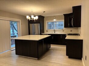 100 Captain Eames Cir in Ashland, MA - Building Photo - Building Photo