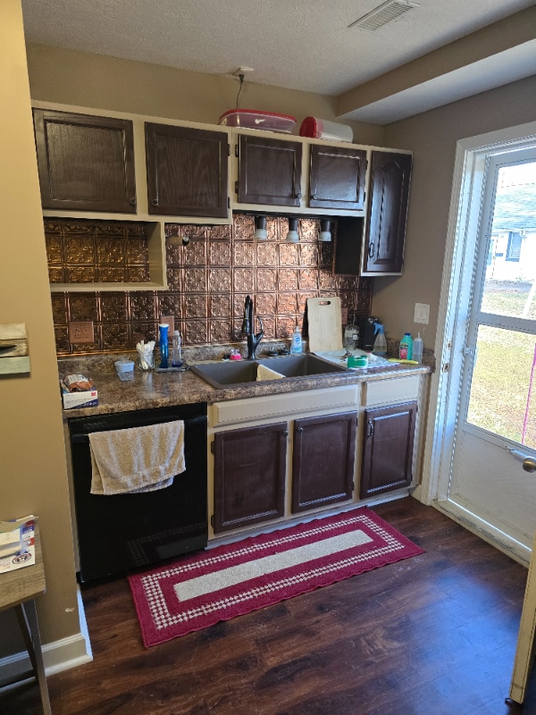 property at 1923 Shelby St