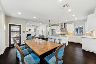 613 Theresa Ave in Austin, TX - Building Photo - Building Photo