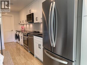 7986 Rosewood St in Burnaby, BC - Building Photo - Building Photo