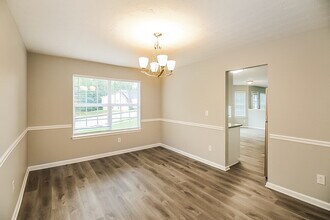 51 Belmont Park Ln in Newnan, GA - Foto de edificio - Building Photo