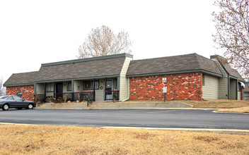 Brookwood on 86th in Owasso, OK - Foto de edificio - Building Photo