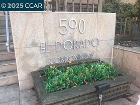 590 El Dorado Ave in Oakland, CA - Building Photo