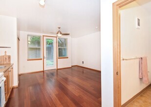 La Stella Apartments in Portland, OR - Foto de edificio - Building Photo