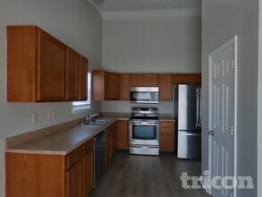 11611 Tucker Ct, Unit 406 in Indianapolis, IN - Building Photo - Building Photo