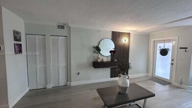 7360 W 29th Ave in Hialeah, FL - Building Photo - Building Photo