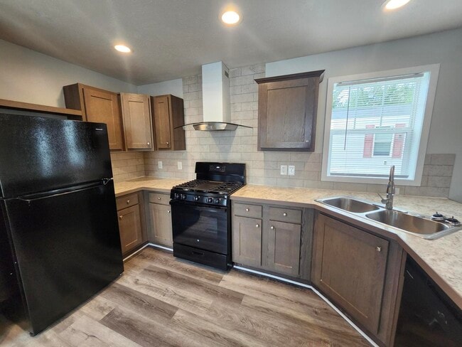 46 Parakeet Hill Dr in Orion Township, MI - Building Photo - Building Photo