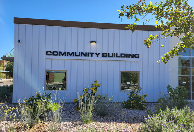 Centerline on Glendale in Glendale, AZ - Building Photo - Building Photo