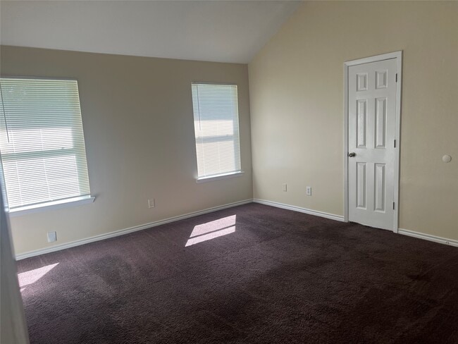 8570 Chaletford Dr in Houston, TX - Foto de edificio - Building Photo