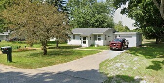 211 Water St in Paris, MI - Building Photo