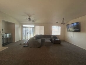 1793 Castle Way in Lemoore, CA - Building Photo - Building Photo