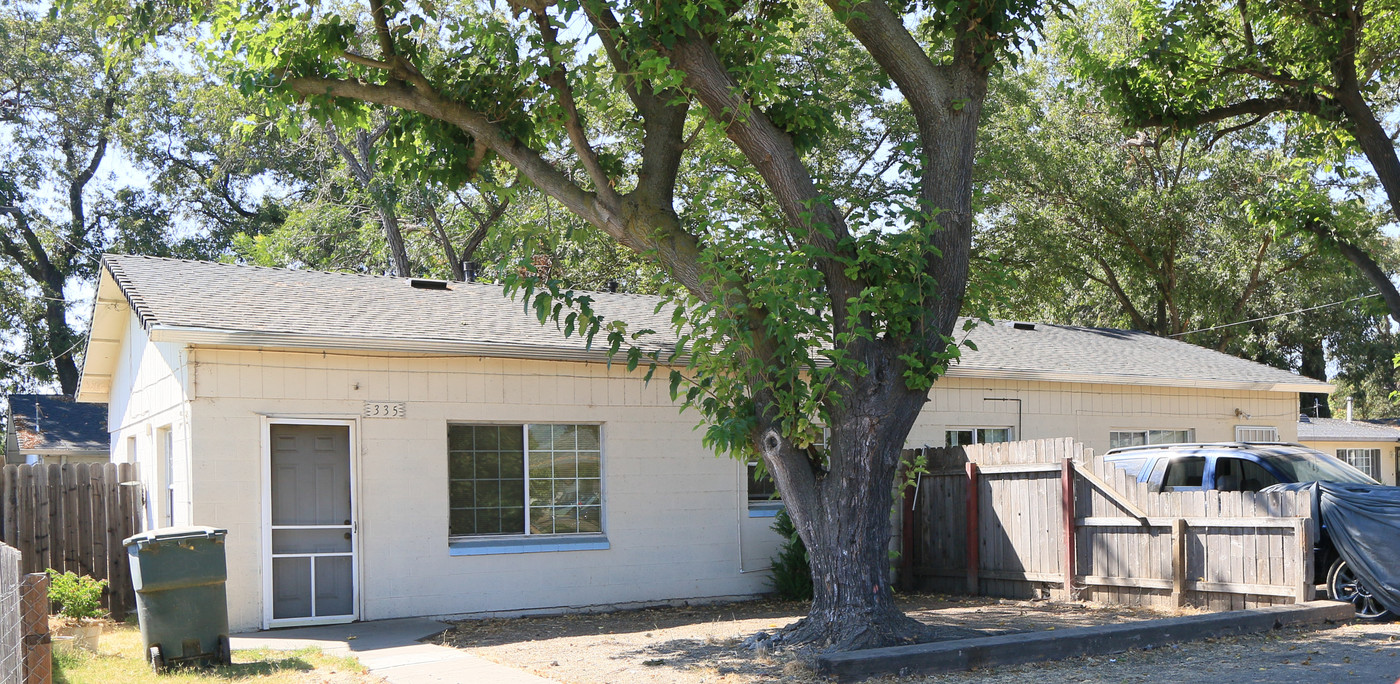 335-417 N Shasta Ave in Stockton, CA - Building Photo