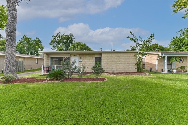 property at 1124 Helen Dr