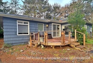 3251 SE Dune Ave in Lincoln City, OR - Building Photo