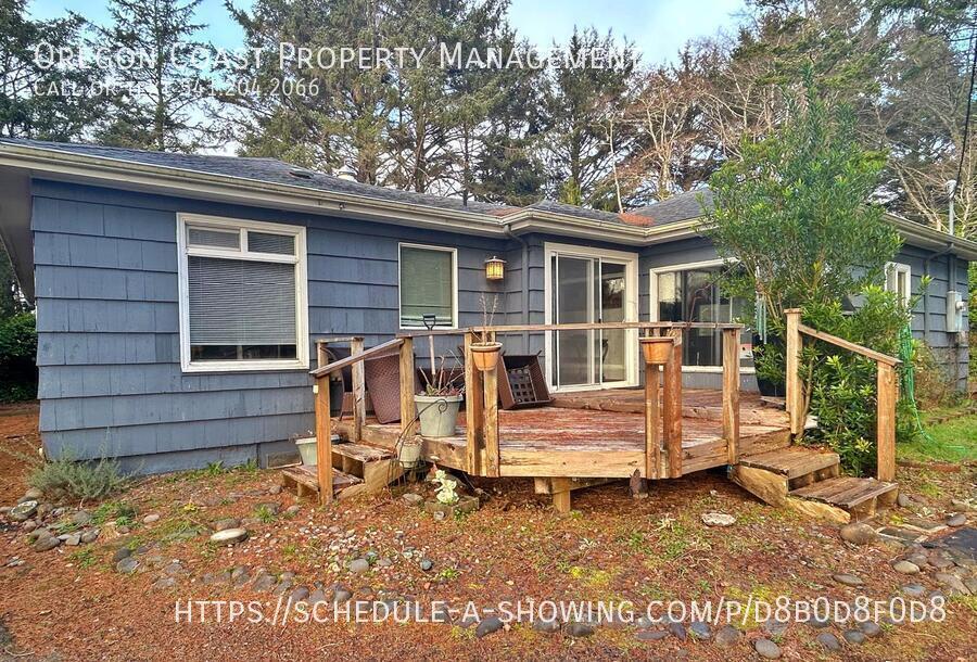3251 SE Dune Ave in Lincoln City, OR - Building Photo