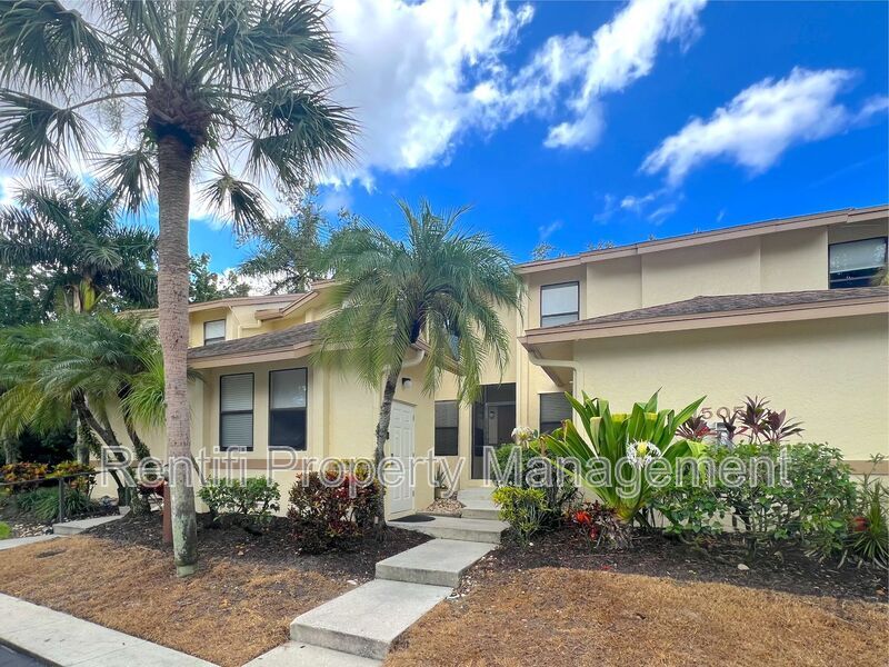 15051 Parkside Dr in Ft. Myers, FL - Building Photo