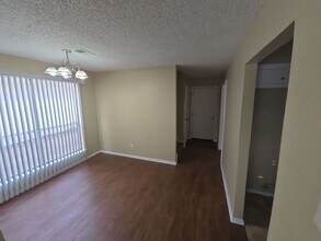 2702 Parkchester Dr in Arlington, TX - Building Photo - Building Photo