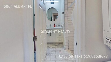 5064 Alumni Pl in San Diego, CA - Building Photo - Building Photo
