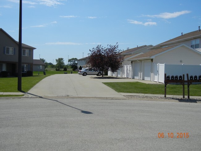 1512 Wingo Ln in Bourbonnais, IL - Building Photo - Building Photo