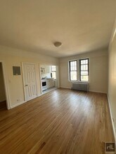 West 10th Street in New York, NY - Building Photo - Building Photo