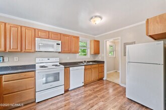 529 Henderson Dr in Jacksonville, NC - Building Photo - Building Photo