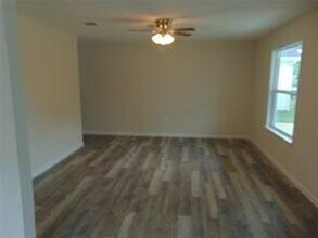7928 Hull Ave in Dallas, TX - Building Photo - Building Photo