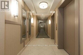 525 Wilson Ave in Toronto, ON - Building Photo - Building Photo