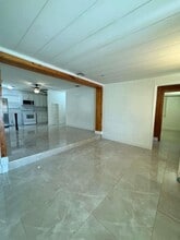 4350 NE 6th Ave in Deerfield Beach, FL - Foto de edificio - Building Photo