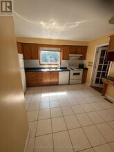 72 Teal Ave in Hamilton, ON - Building Photo - Building Photo