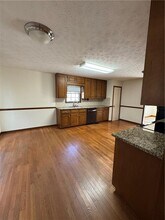 910 Thousand Oaks Dr in Lawrenceville, GA - Building Photo - Building Photo