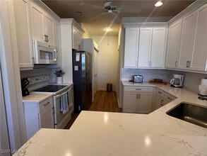 8872 Bristol Bend in Ft. Myers, FL - Foto de edificio - Building Photo