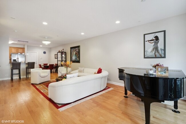 404 Callie Ct in Morton Grove, IL - Building Photo - Building Photo