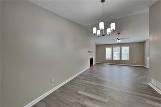 7796 Mountain Creek Way in Douglasville, GA - Building Photo - Building Photo