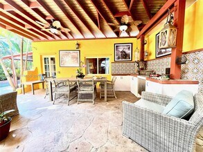 168 NE 44th St in Miami, FL - Building Photo - Building Photo