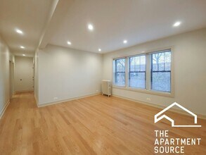 4955 N Oakley Ave in Chicago, IL - Building Photo - Building Photo