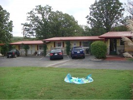 Parkview Lodge in Branson, MO - Building Photo