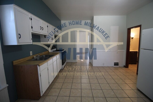 1140 N 50th Pl in Milwaukee, WI - Building Photo - Building Photo